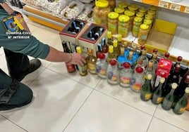 Multan a una tienda de Rosal de la Frontera por vender alcohol portugués de forma ilegal