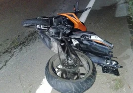 Un herido tras el choque entre un turismo y una moto en la carretera que une Palos con Moguer