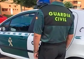 La Guardia Civil trata de identificar al conductor que se dio a la fuga en Lepe tras intentar arrollar a un agente