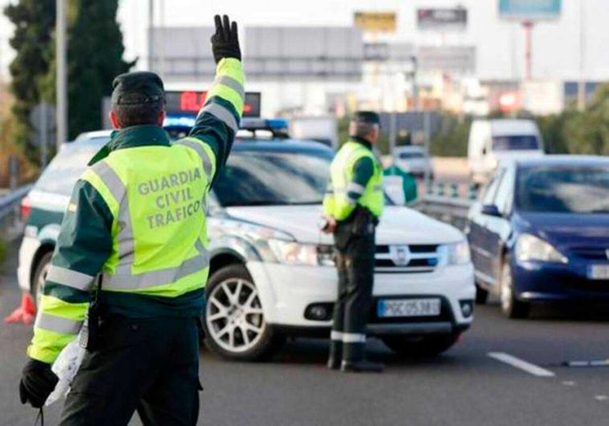 Un control de la Guardia Civil de Tráfico