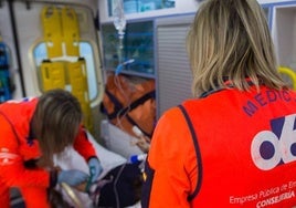Seis varones trasladados al Hospital Infanta Elena tras una colisión de dos turismos en Villablanca
