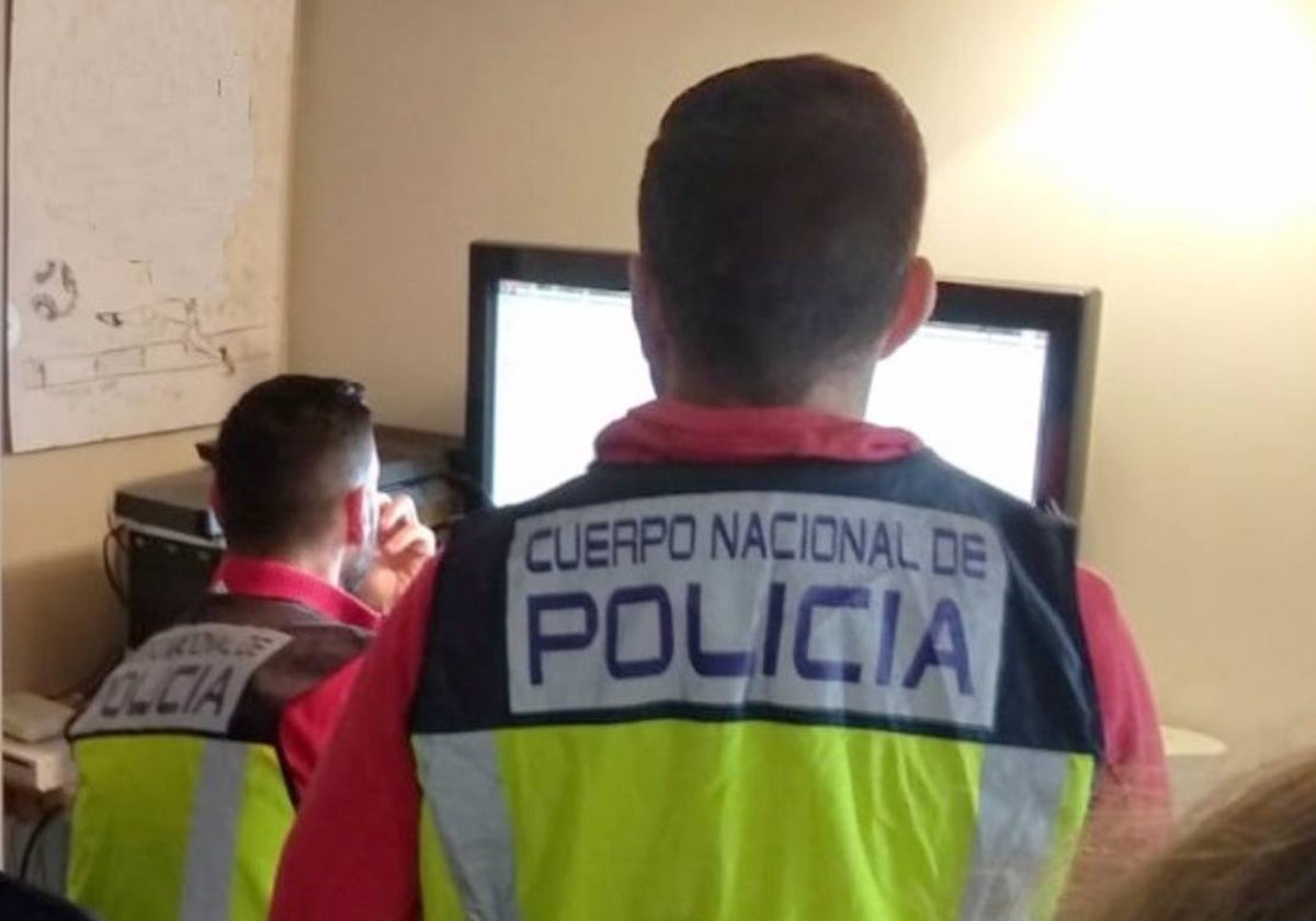 Investigadores de la Policía Nacional