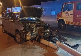 Herida una mujer tras chocar contra una farola en Punta Umbría