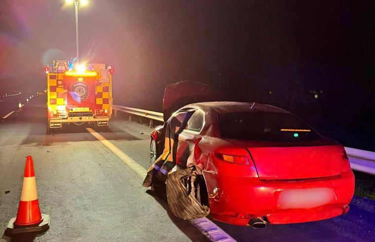 Uno de los dos coches implicados