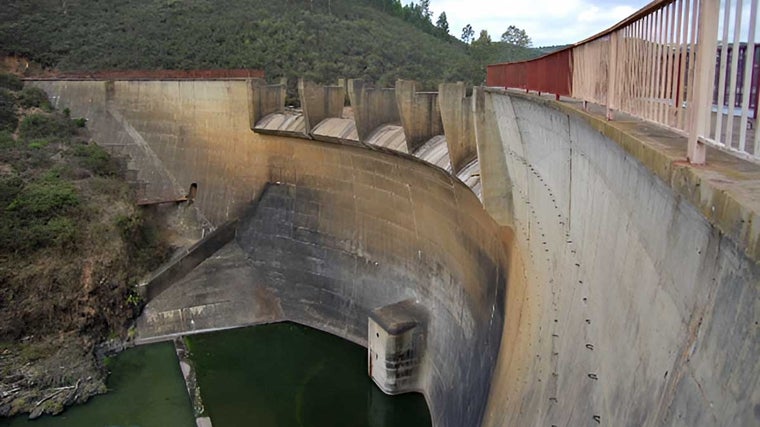 Embalse Monte Félix-Toril, situado junta a la aldea de Cueva de la Mora