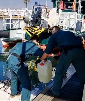 Imagen secundaria 2 - Narcotráfico en Huelva: Prosigue la lucha contra el petaqueo con la retirada de otras cuatro embarcaciones cargadas de combustible para los narcos