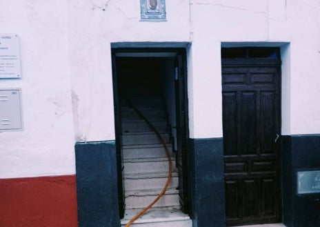 Imagen secundaria 1 - Incendio sin heridos en una vivienda de Galaroza