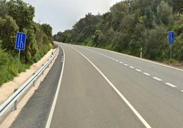 Muere una mujer de 69 años al salirse de la vía y volcar en una cuneta en Aroche