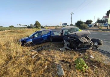 Accidente en Huelva: Una persona es evacuada al hospital tras una colisión entre tres vehículos en Almonte