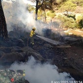 Un bombero interviene