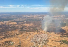 Huelva, al rojo vivo: hasta cinco incendios permanecen activos este viernes en distintos puntos de la provincia