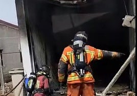 Incendio en Huelva: Un herido por quemaduras tras el incendio de una finca agrícola en Mazagón