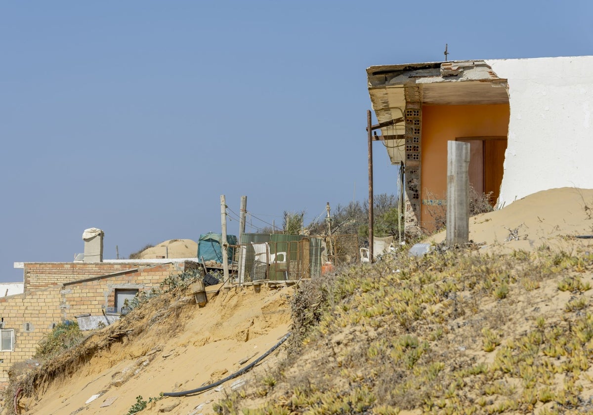 Casas derruidas en el Rancho Pichilín