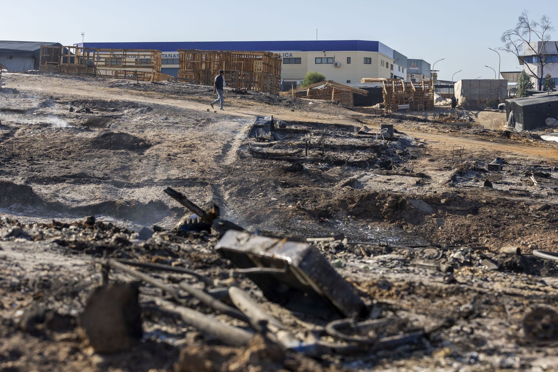 Así ha quedado el asentamiento chabolista de Palos tras el nuevo incendio