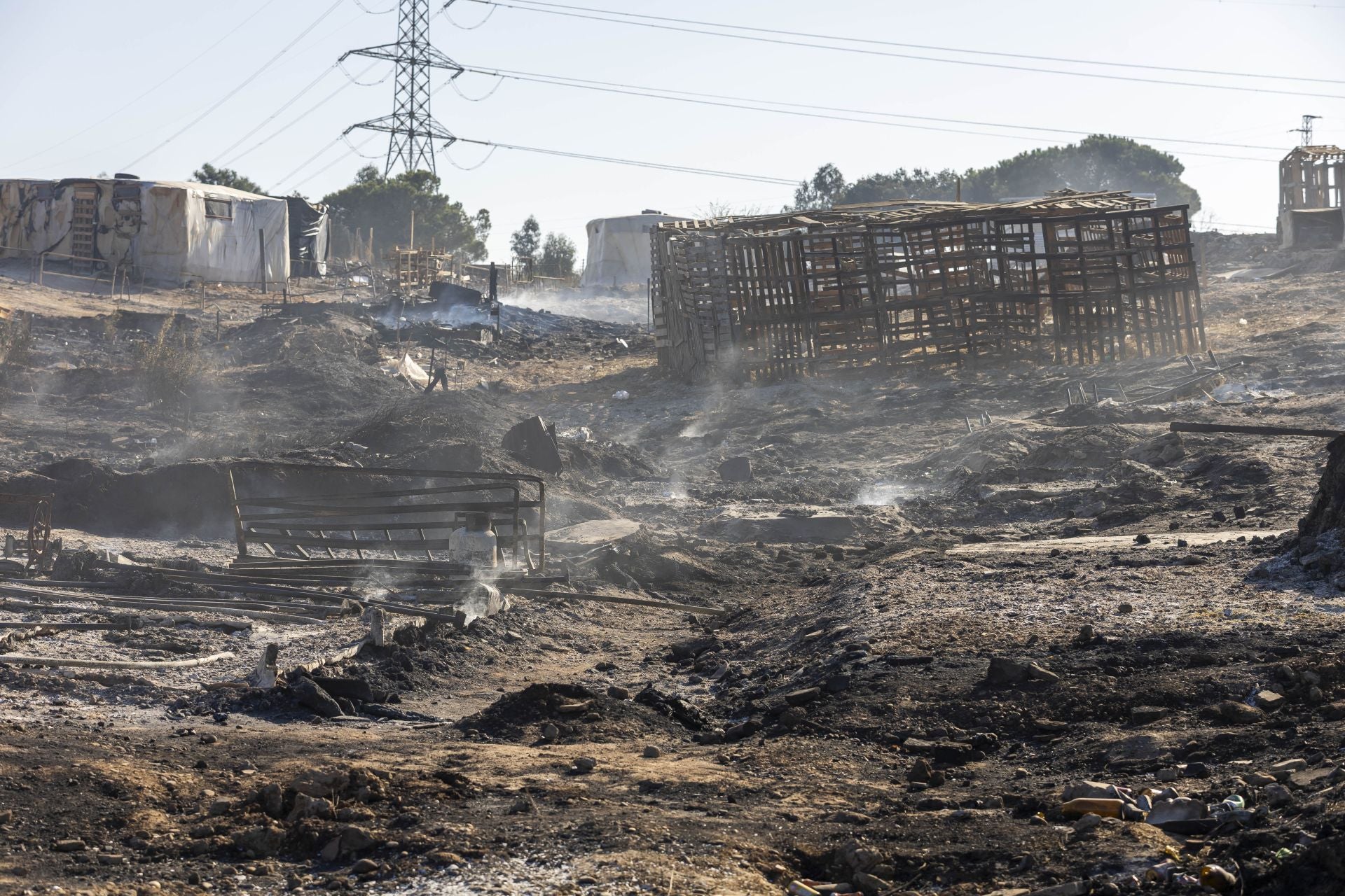 Así ha quedado el asentamiento chabolista de Palos tras el nuevo incendio