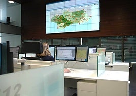 Un accidente entre un turismo y una furgoneta en la A-49 se salda con tres hospitalizados