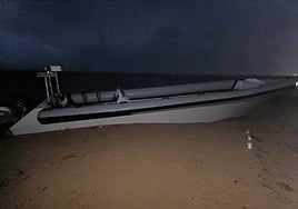 La narcolancha que ha aparecido abandonada