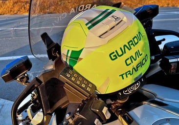 Una moto de la agrupación de Tráfico del Instituto Armado