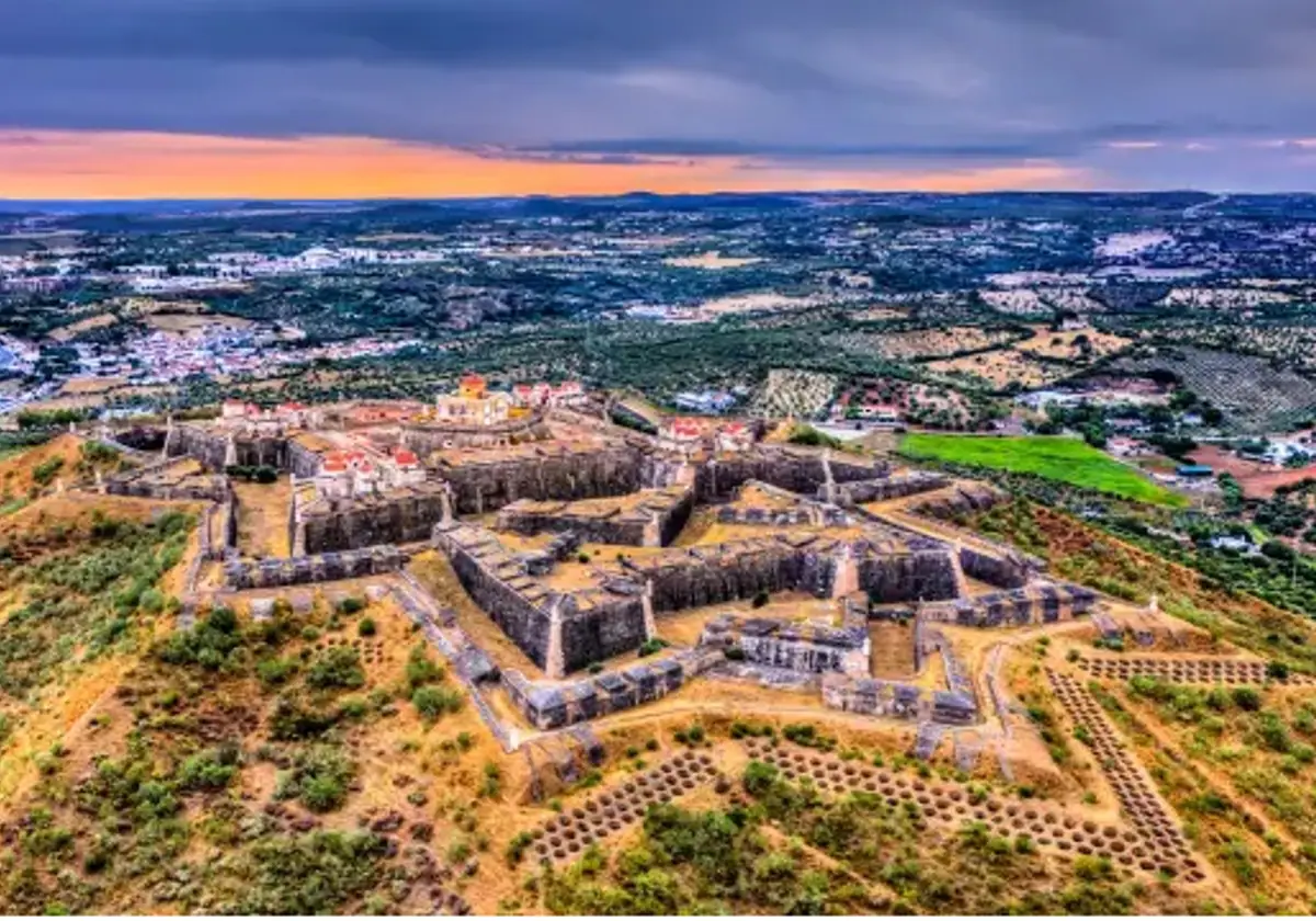 Vista aérea del conjunto fortificado de Elvas, el más grande del mundo