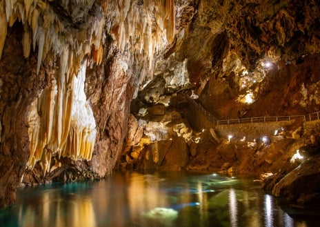 Imagen secundaria 1 - Espadaña en Peña de Arias Montano - Gruta de las Maravillas y Cerro de San Cristóbal