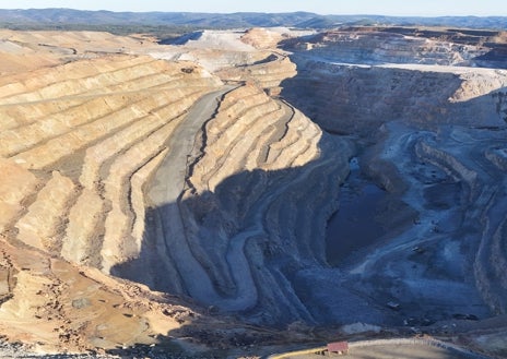 Imagen secundaria 1 - La carretera más bonita de Huelva que guarda secretos mineros: ¿Te atreves a descubrirla?