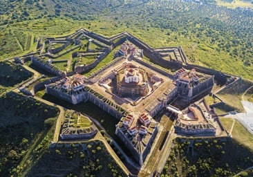 Este pueblo de Portugal tiene uno de los castillos más espectaculares del mundo y está a sólo unas horas de Huelva