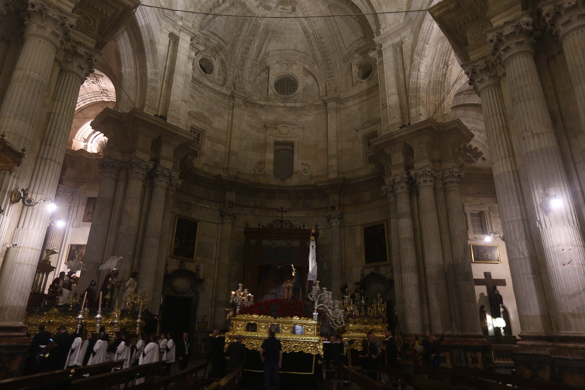 Fotos: las imágenes de los traslados de la Magna de Cádiz