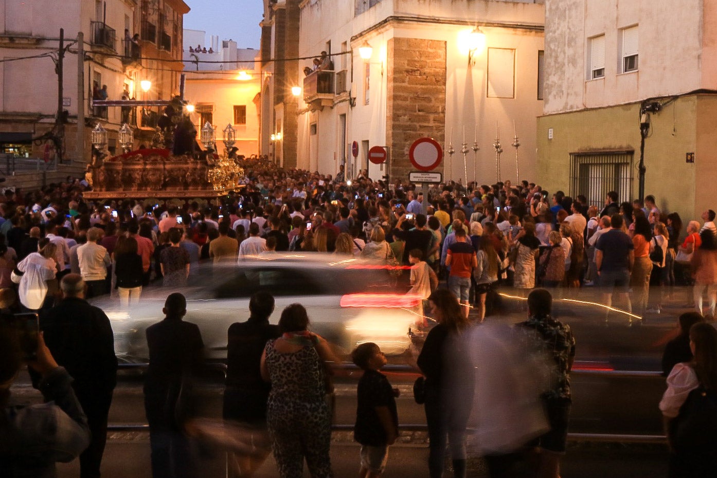 Fotos: las imágenes de los traslados de la Magna de Cádiz