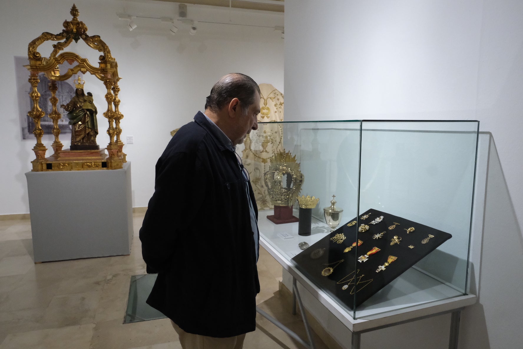 Fotos: la exposición &#039;Rosario, por Cádiz coronada&#039; en la Fundación Cajasol