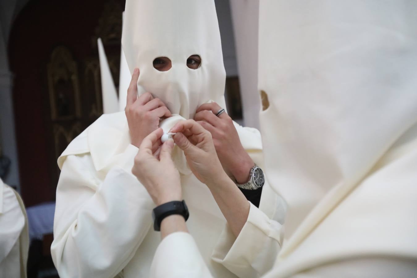 Fotos: el estreno procesional del Nazareno de la Obediencia de Cádiz