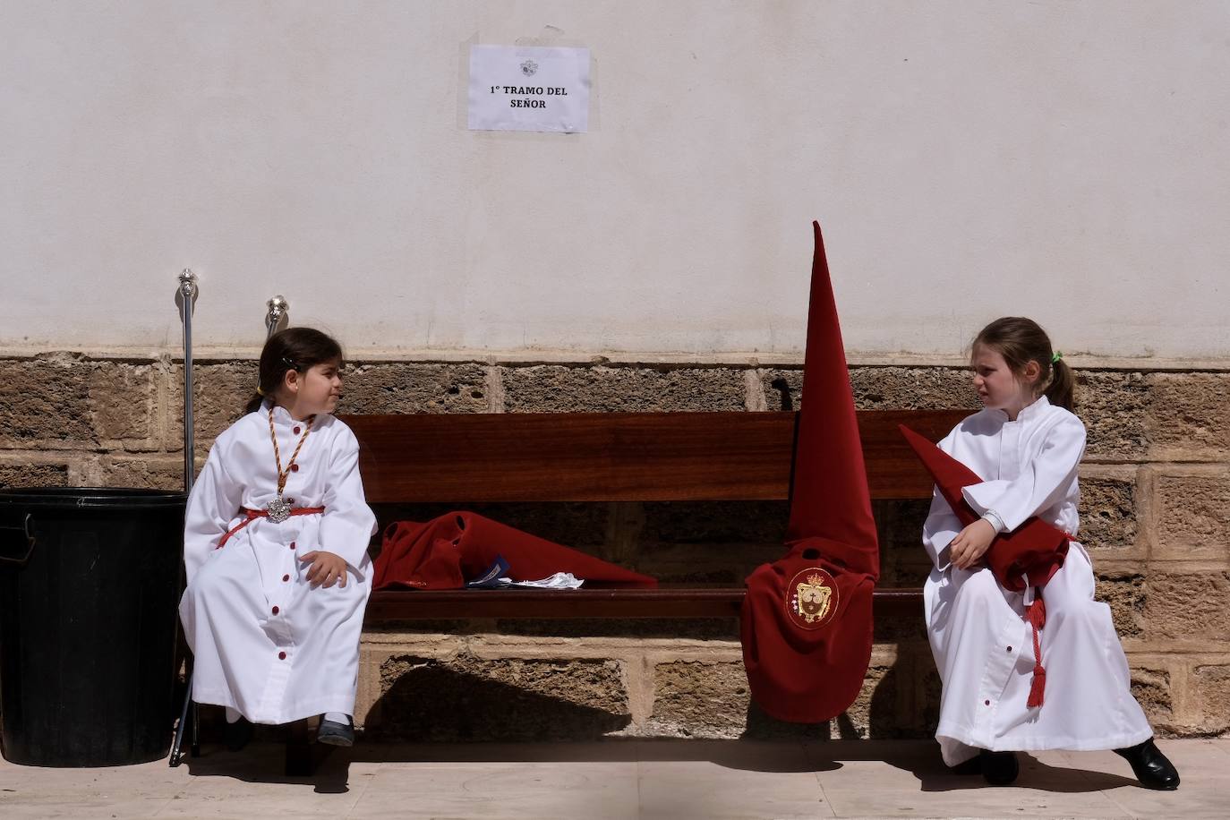 Fotos: la Borriquita ya luce en procesión en este Domingo de Ramos