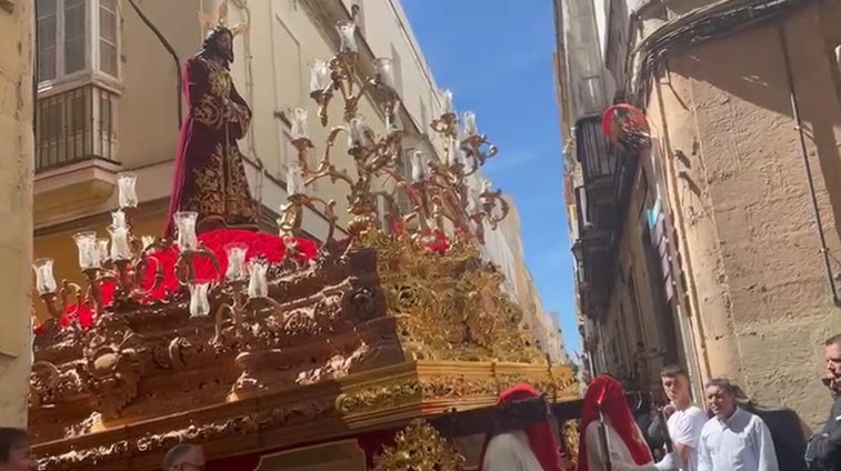 Vídeo: Las Penas comienza su recorrido en Cádiz