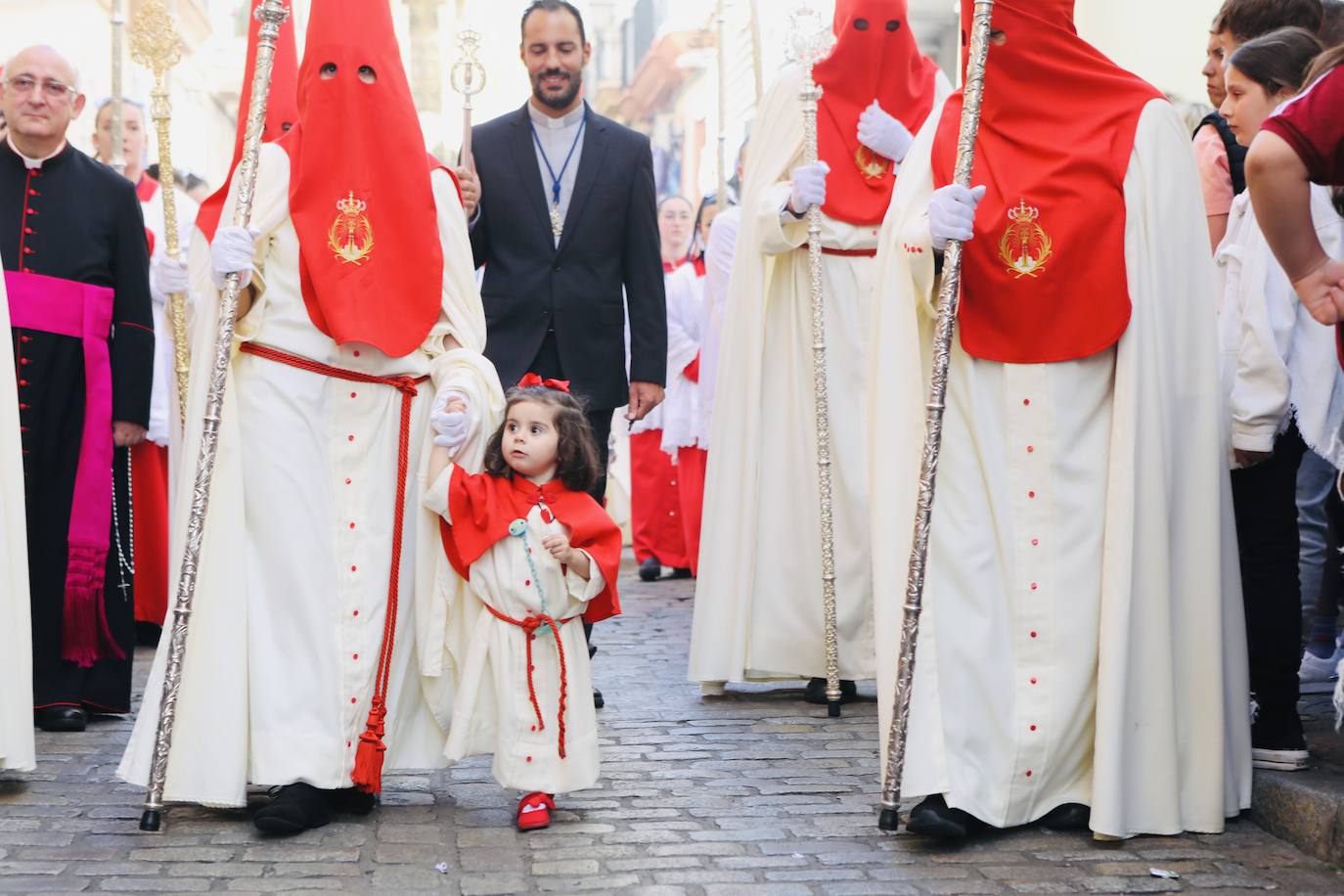 Fotos: Las Penas y su andar por las calles de Cádiz en este Domingo de Ramos