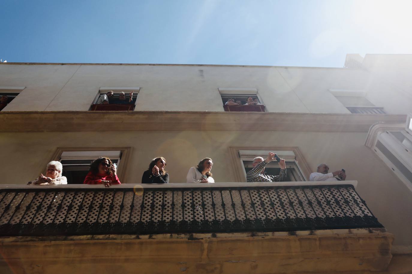 Fotos: Las Penas y su andar por las calles de Cádiz en este Domingo de Ramos
