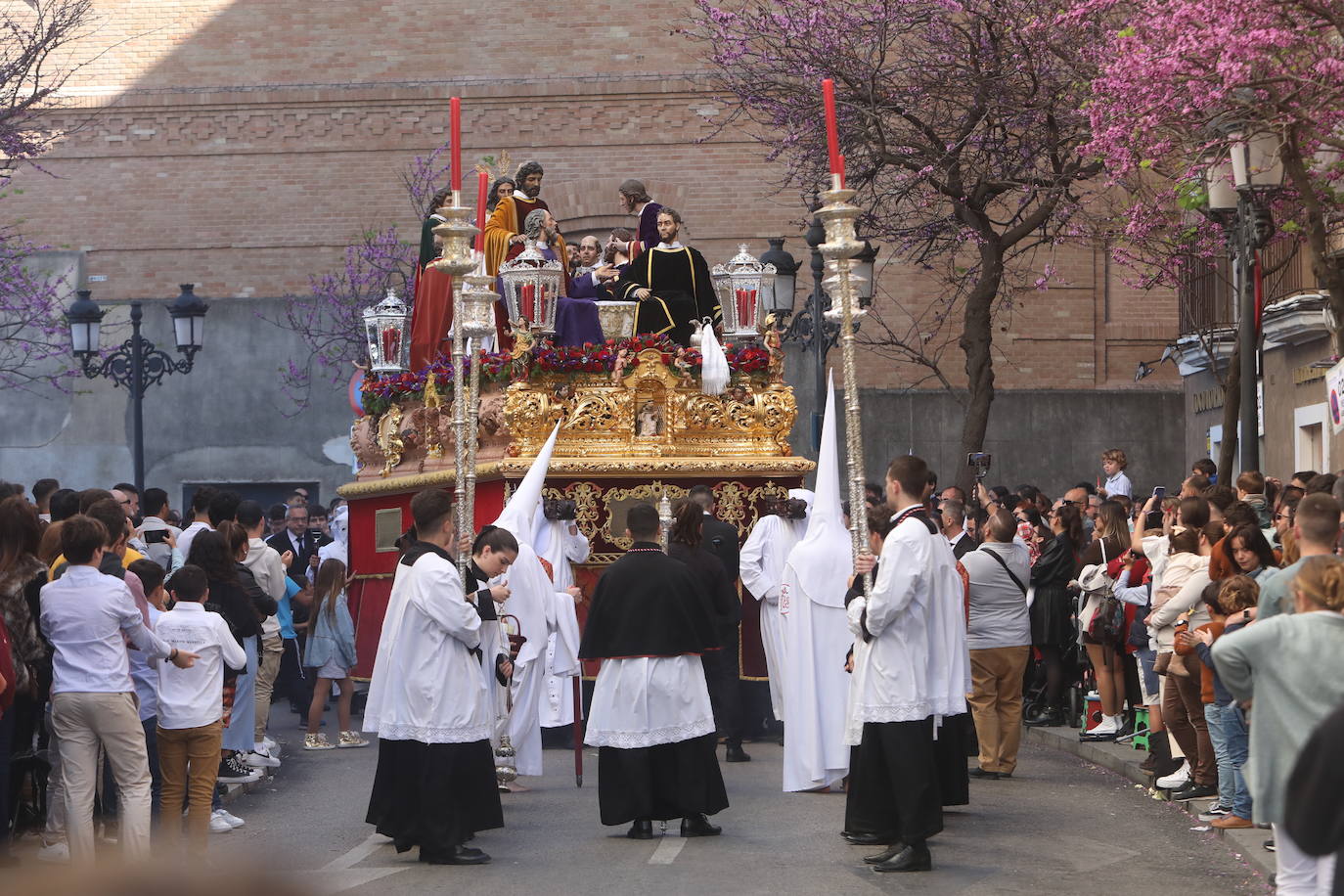 Fotos: La Sagrada Cena en su desfile del Domingo de Ramos en Cádiz