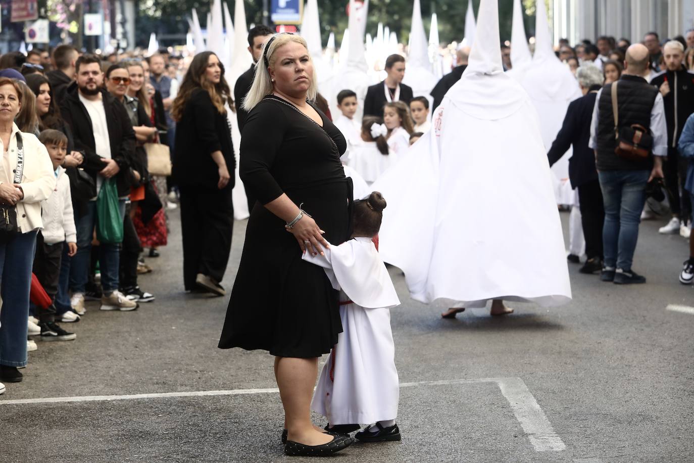 Fotos: La Sagrada Cena en su desfile del Domingo de Ramos en Cádiz