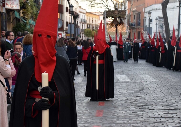 Jerez se prepara para el Martes Santo, la jornada con más cofradías