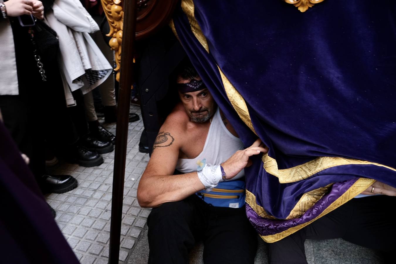 Fotos: El Nazareno del Amor recorre las calles de Cádiz