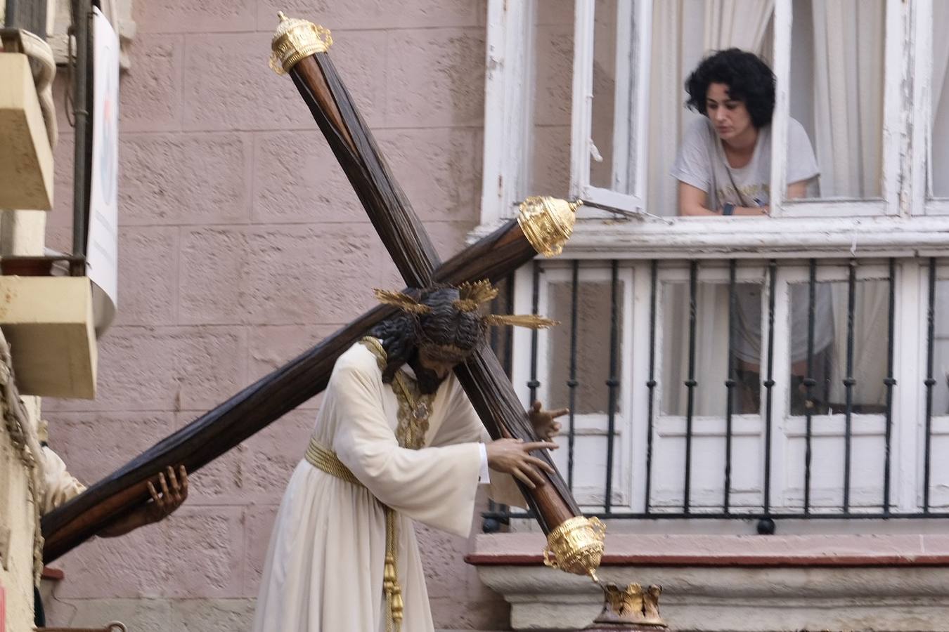 Fotos: El Nazareno del Amor recorre las calles de Cádiz