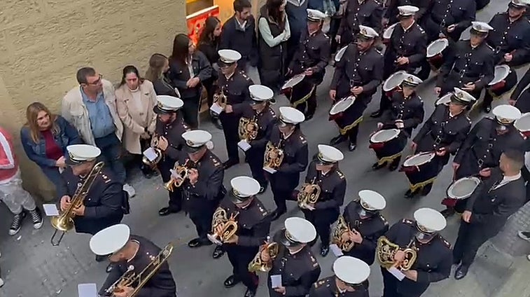 Vídeo: Rosario volvió a causar sensación por las calles de Cádiz