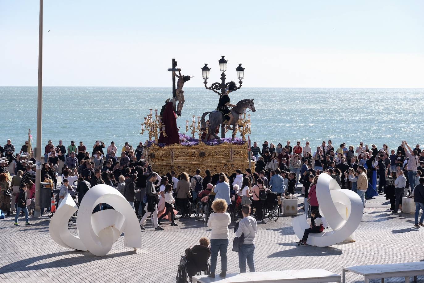 Fotos: Las Aguas, el Miércoles Santo en Cádiz