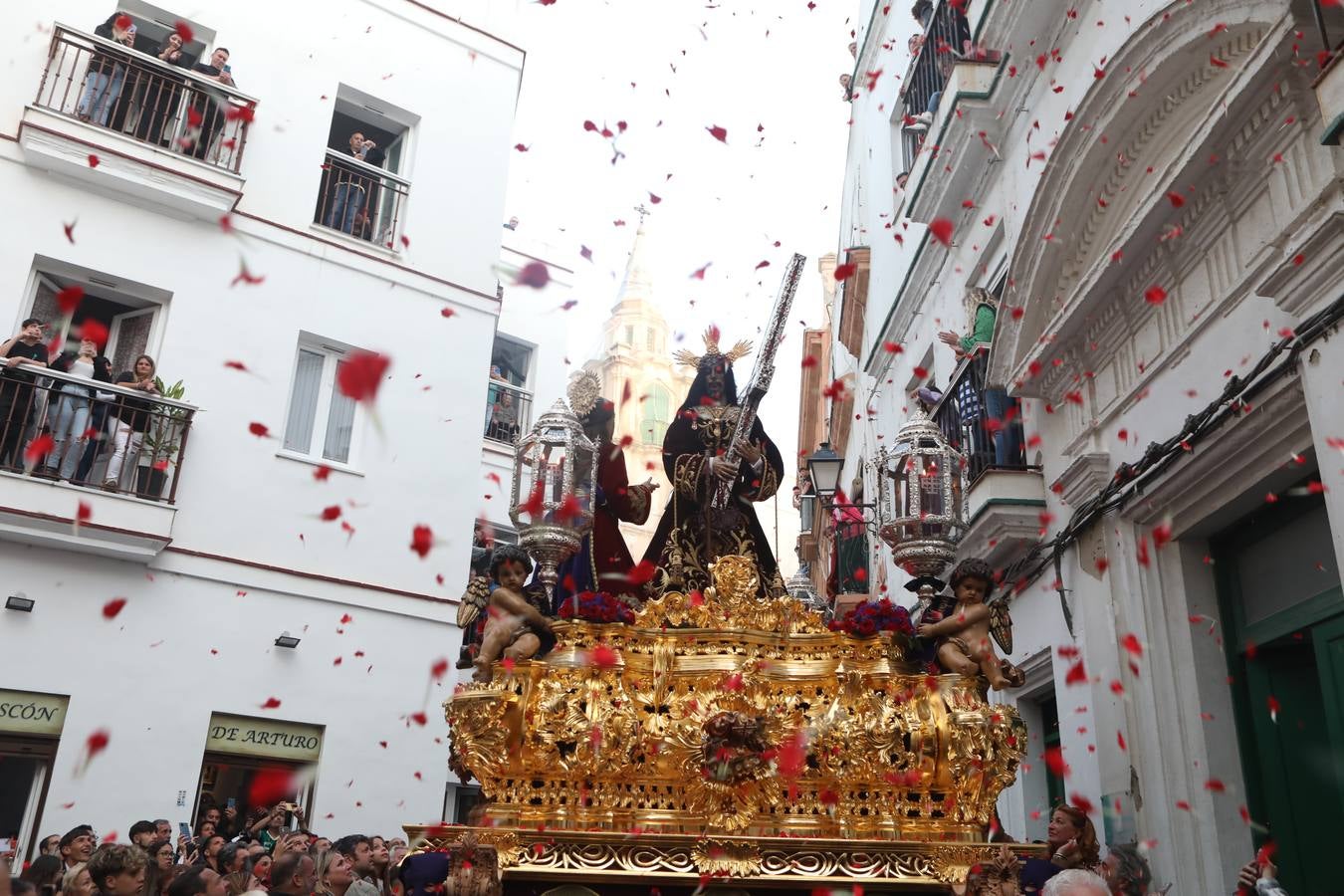 Fotos: Nazareno, el Jueves Santo en Cádiz