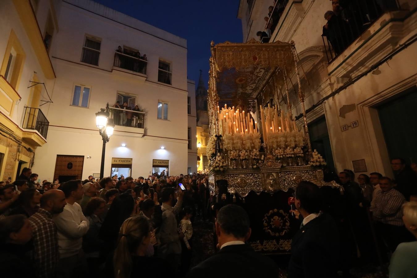 Fotos: Nazareno, el Jueves Santo en Cádiz