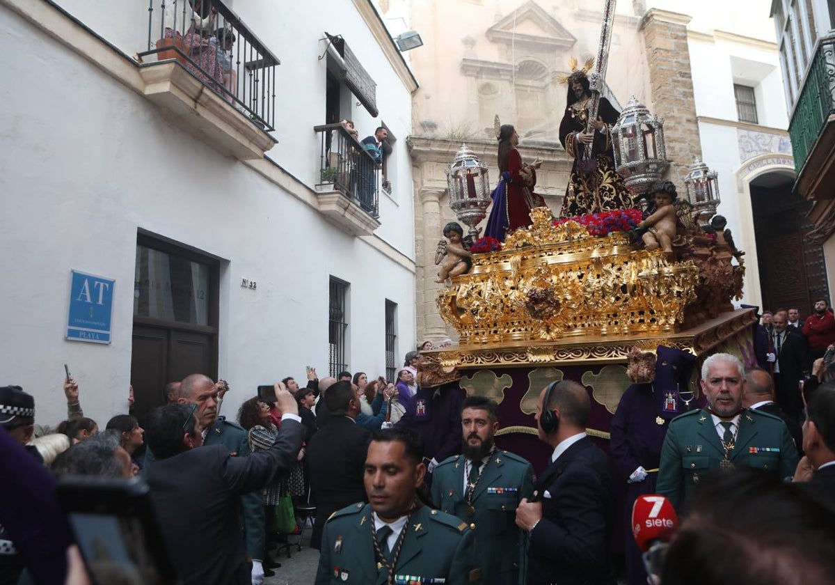 Salida del Nazareno de Santa María el Jueves Santo de 2023