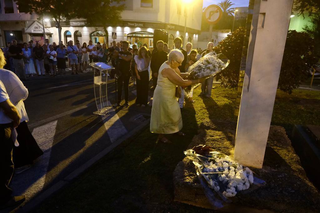Fotos: Acto homenaje a las víctimas de la Explosión de Cádiz en su 76 aniversario