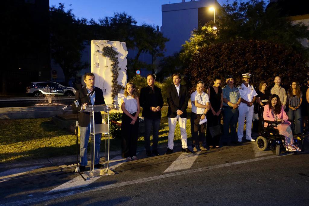 Fotos: Acto homenaje a las víctimas de la Explosión de Cádiz en su 76 aniversario