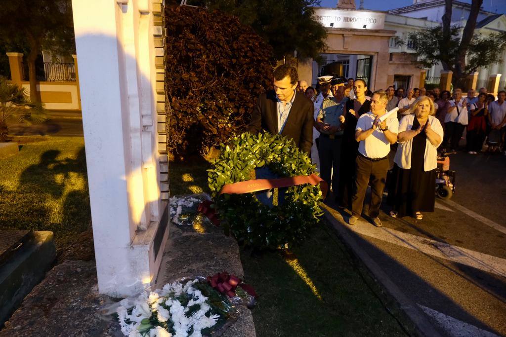 Fotos: Acto homenaje a las víctimas de la Explosión de Cádiz en su 76 aniversario