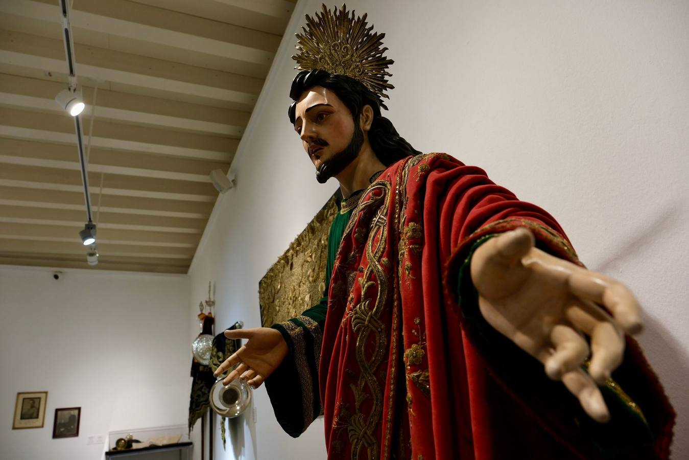 Fotos: Inaugurada la muestra de la hermandad del Caminito en la Fundación Cajasol
