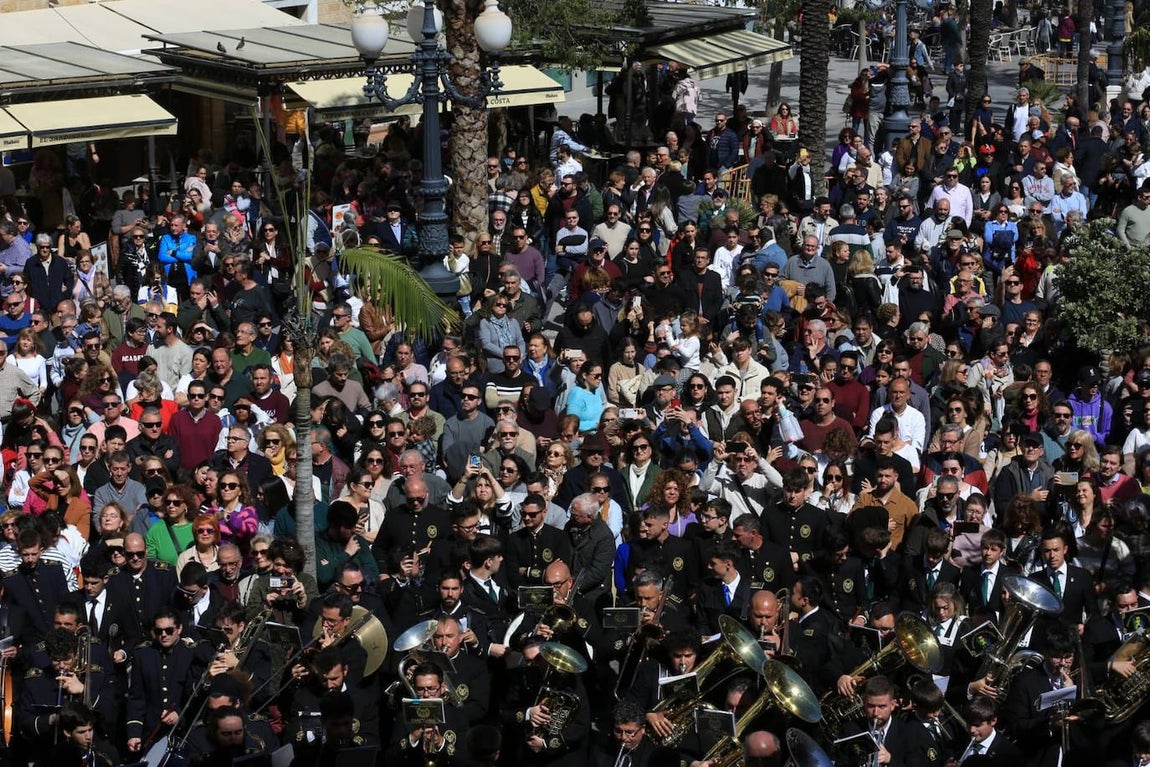 Fotos: pasacalles de bandas en el III Congreso Andaluz de Música de Semana Santa