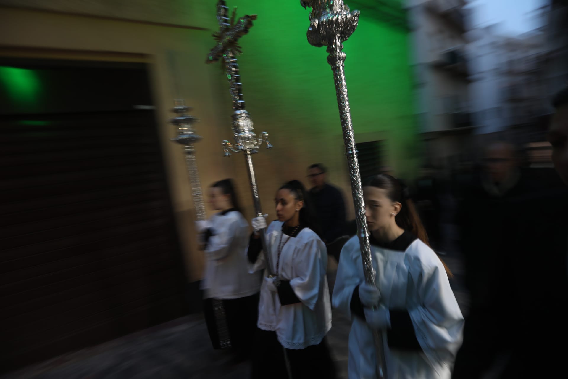 Emotivo Vía Crucis por el barrio de Santa María con Jesús de la Salud